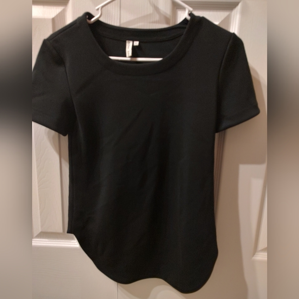 EUC Black tee